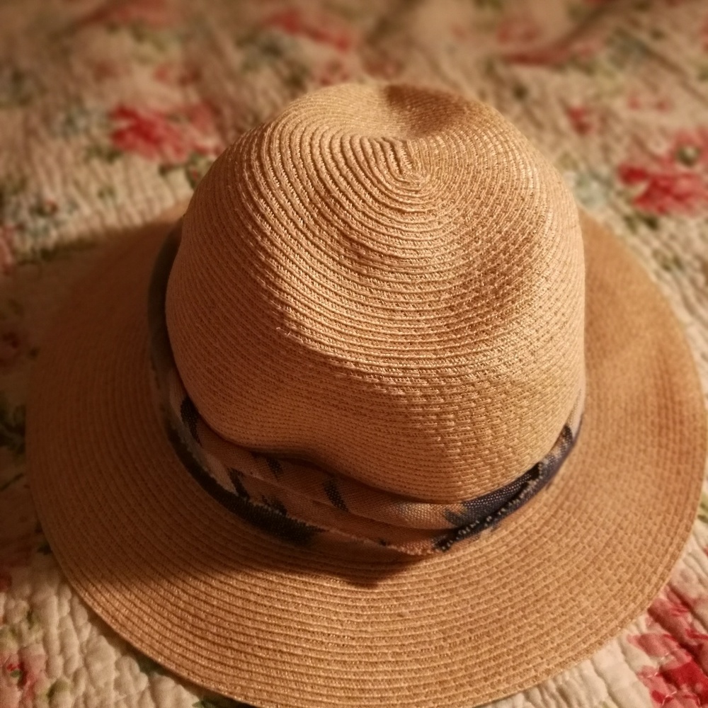Eugenia Kim hat